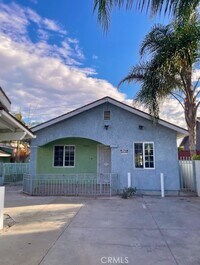 Building Photo - 1340 W 109th St