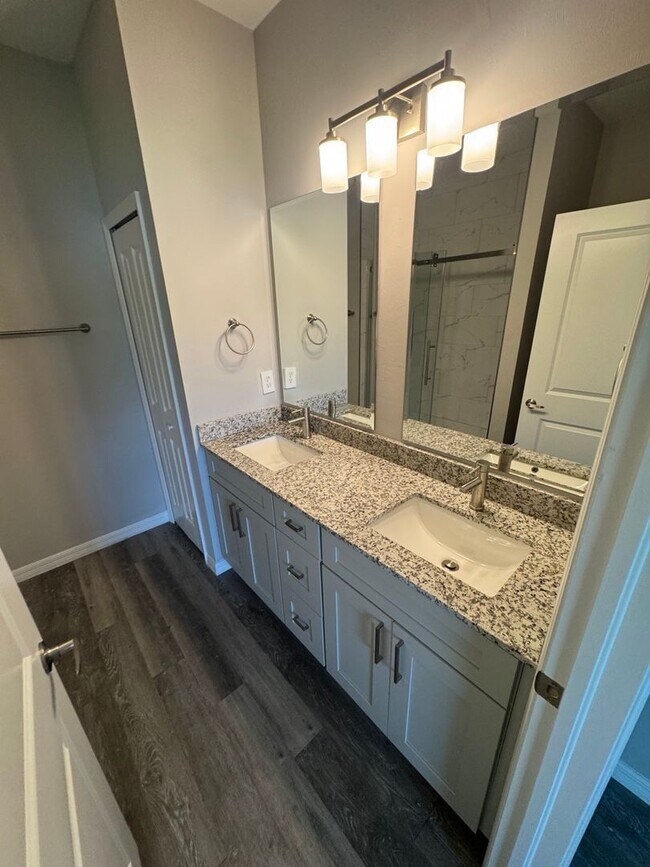 Building Photo - 1153 Oceanic Rd