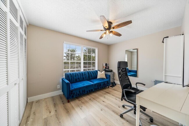 Building Photo - 864 Whippoorwill Row