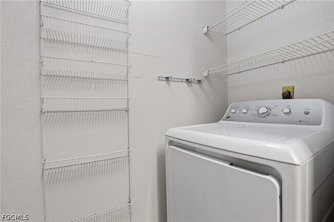 Building Photo - 6321 Aragon Way