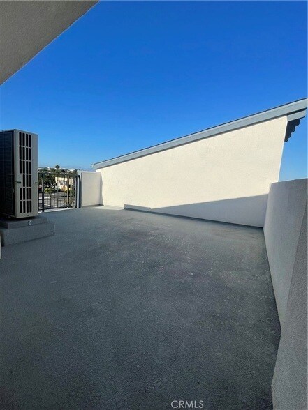 Building Photo - 610 Dawson Ave