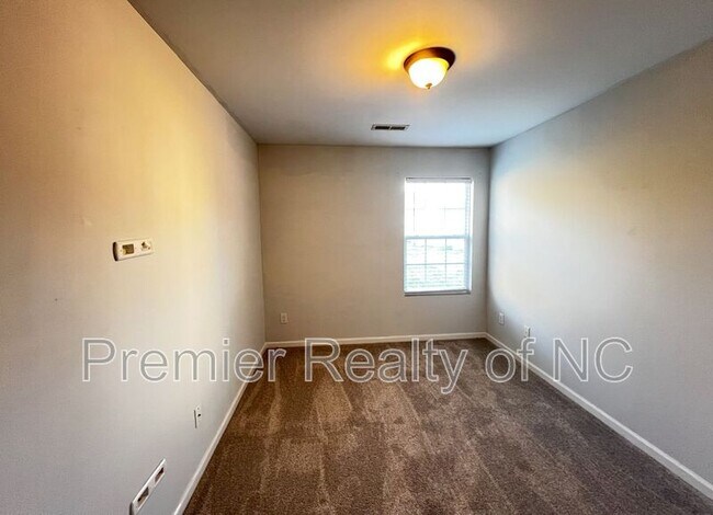 Building Photo - 2272 Hartfield Cir