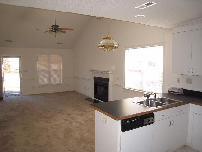 Building Photo - 4203 Ashbrook Dr