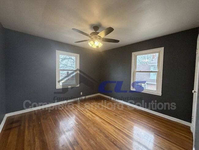 Building Photo - 2116 Poplar St