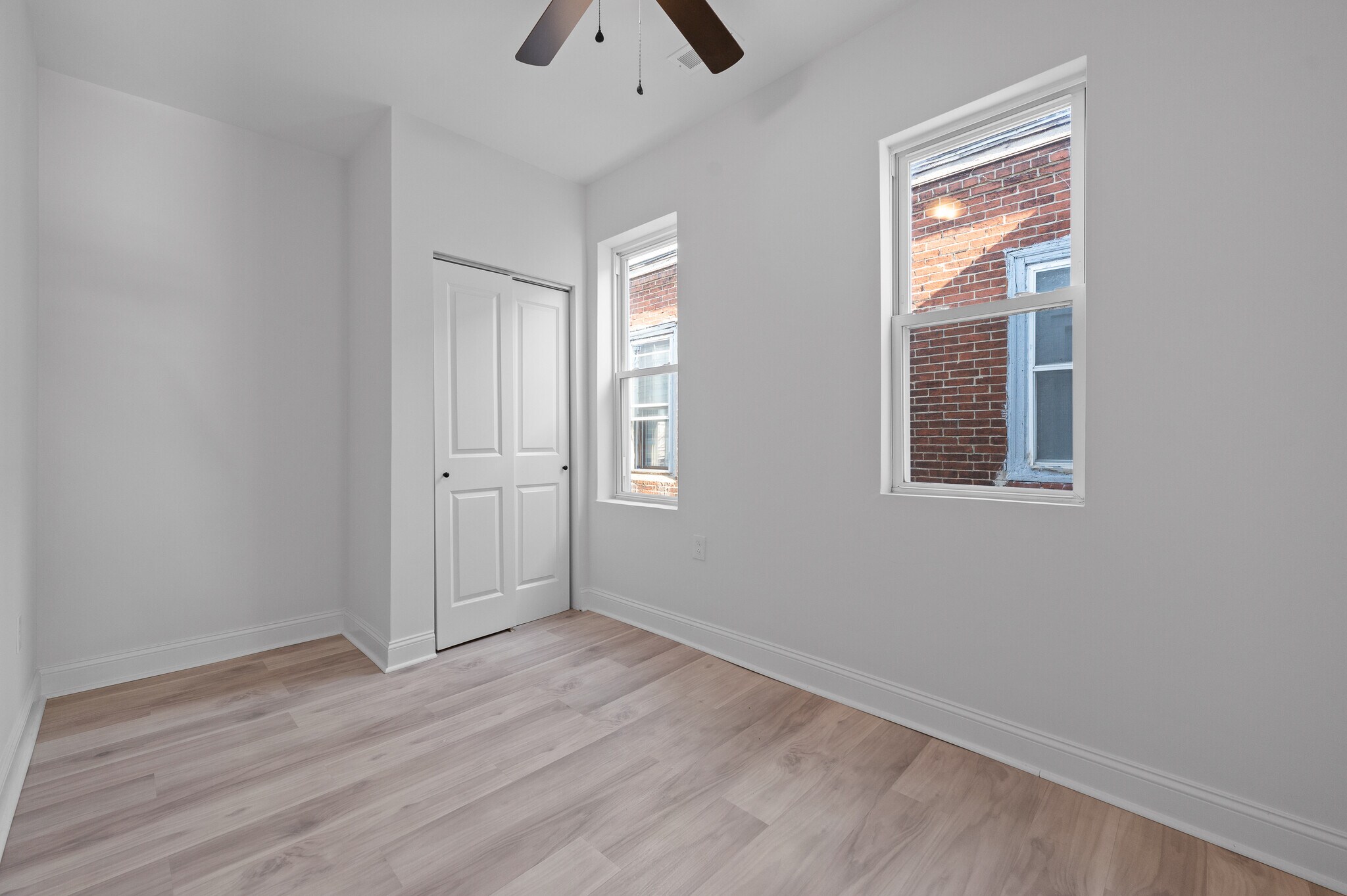 Building Photo - 5261 Larchwood Ave