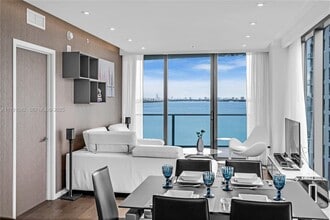 Building Photo - 460 NE 28th St