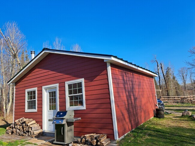 Building Photo - 9374 Alango Rd