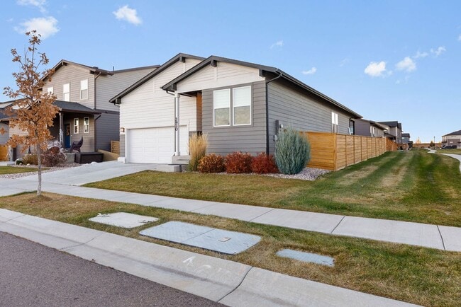 Building Photo - 4 Bedroom, 3 Bathroom 2.8 miles from Old T...