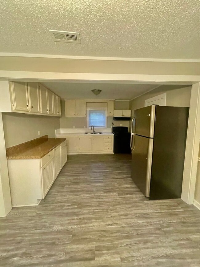 Building Photo - Newly renovated 3 bedroom 1 bath home . Located in Gastonia