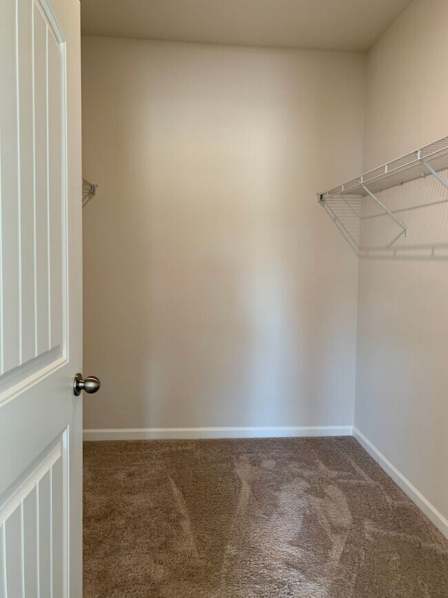 Building Photo - Beautiful Ranch Home in Sanford, Available...