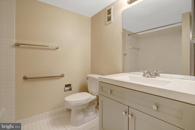 Building Photo - 3713 S George Mason Dr