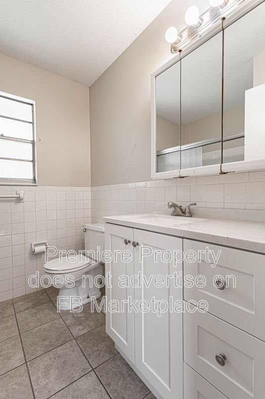 Building Photo - 8726 W 70th St