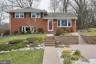Building Photo - 10405 Amherst Ave