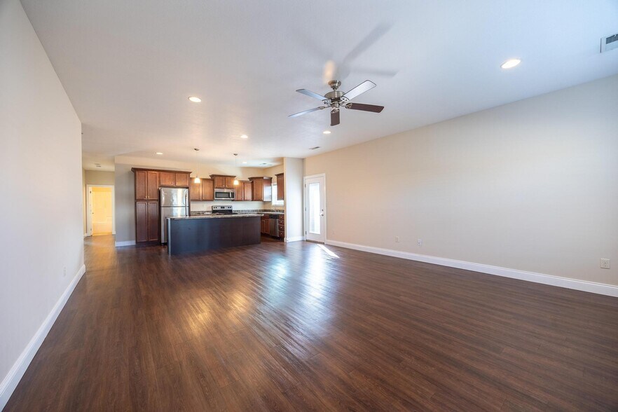 Building Photo - 4463 Downey St