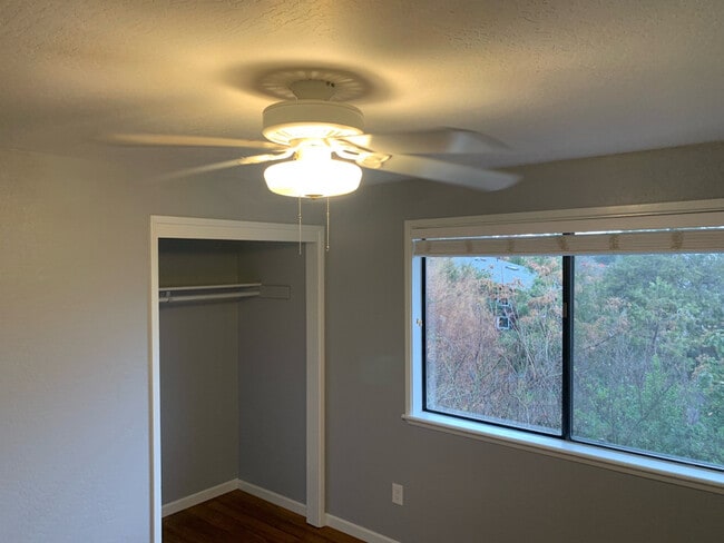 Building Photo - 319 Glenn St