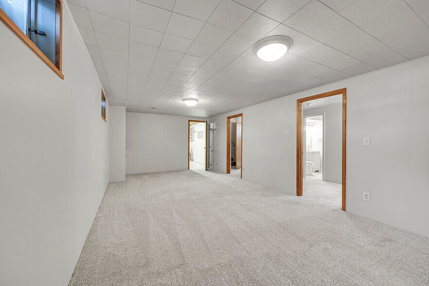 Building Photo - 2742 W 22nd Street Dr