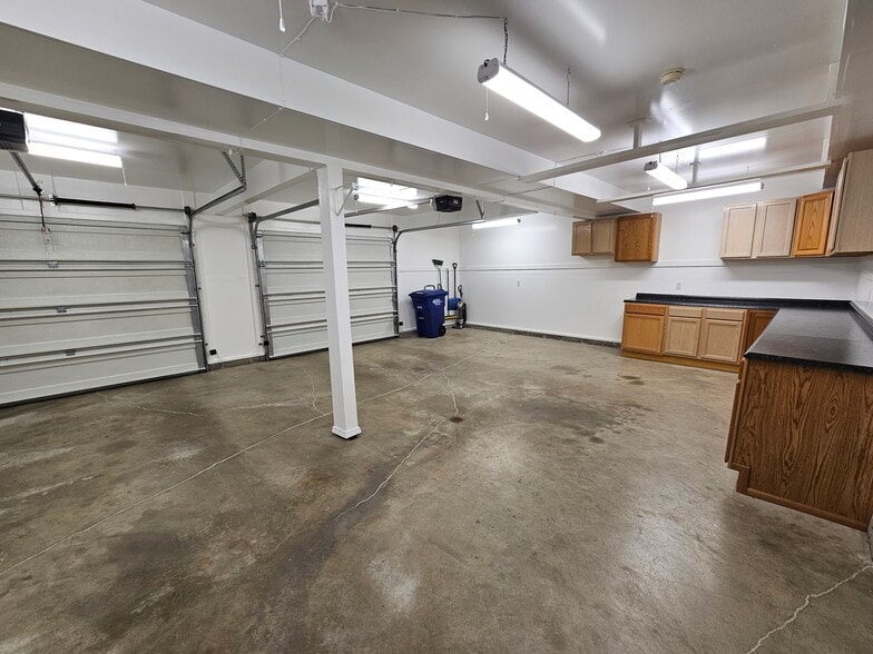 Building Photo - 3030 Lore Rd