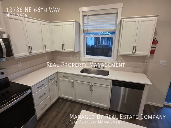 Building Photo - 13736 NE 66th Wy