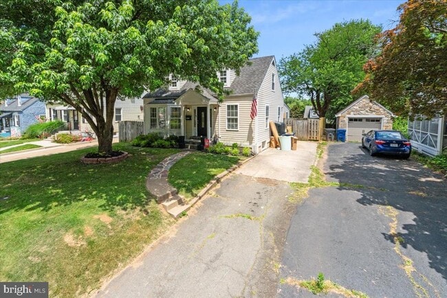 Building Photo - 2819 Summerfield Rd