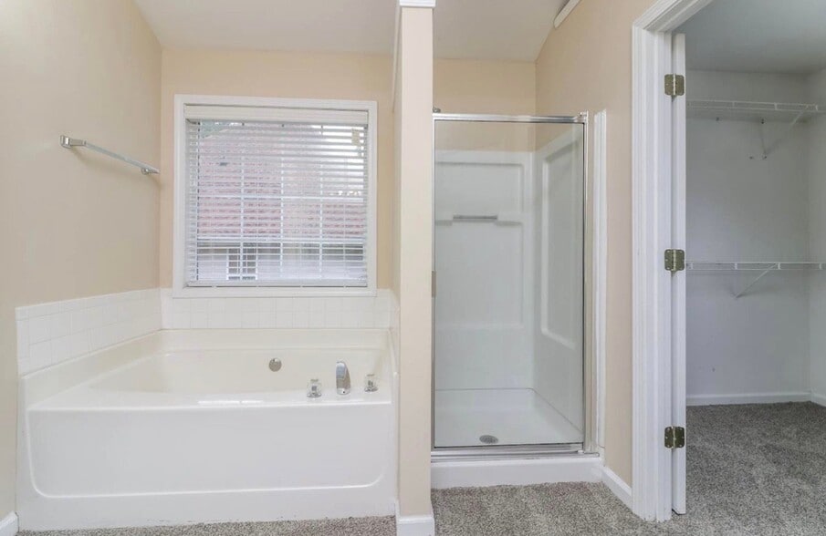 Building Photo - 3740 Cranford Dr SW