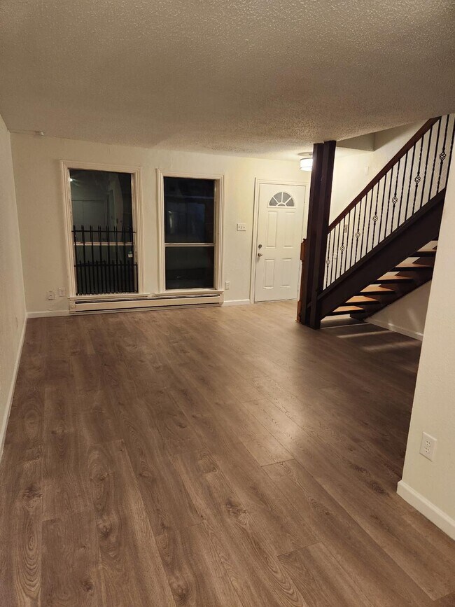 Building Photo - 4618 Country Creek Dr