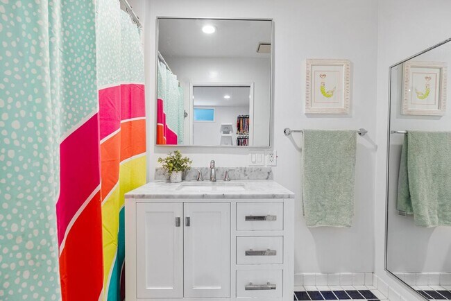 Building Photo - 4006 Milaca Pl