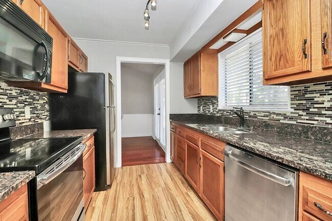 Building Photo - 3BD/2BA Ranch Home in Concord!
