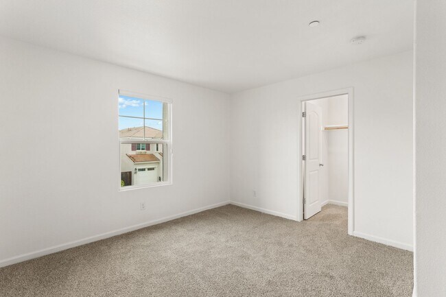 Building Photo - Gorgeous Home, One You Don't Want to Miss!