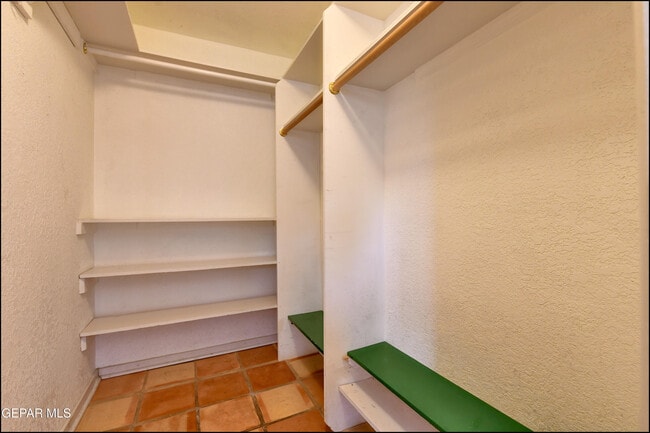 Building Photo - 1100 Kelly Way