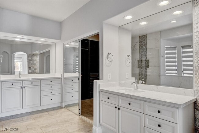 Building Photo - 10587 Sunwind Ave