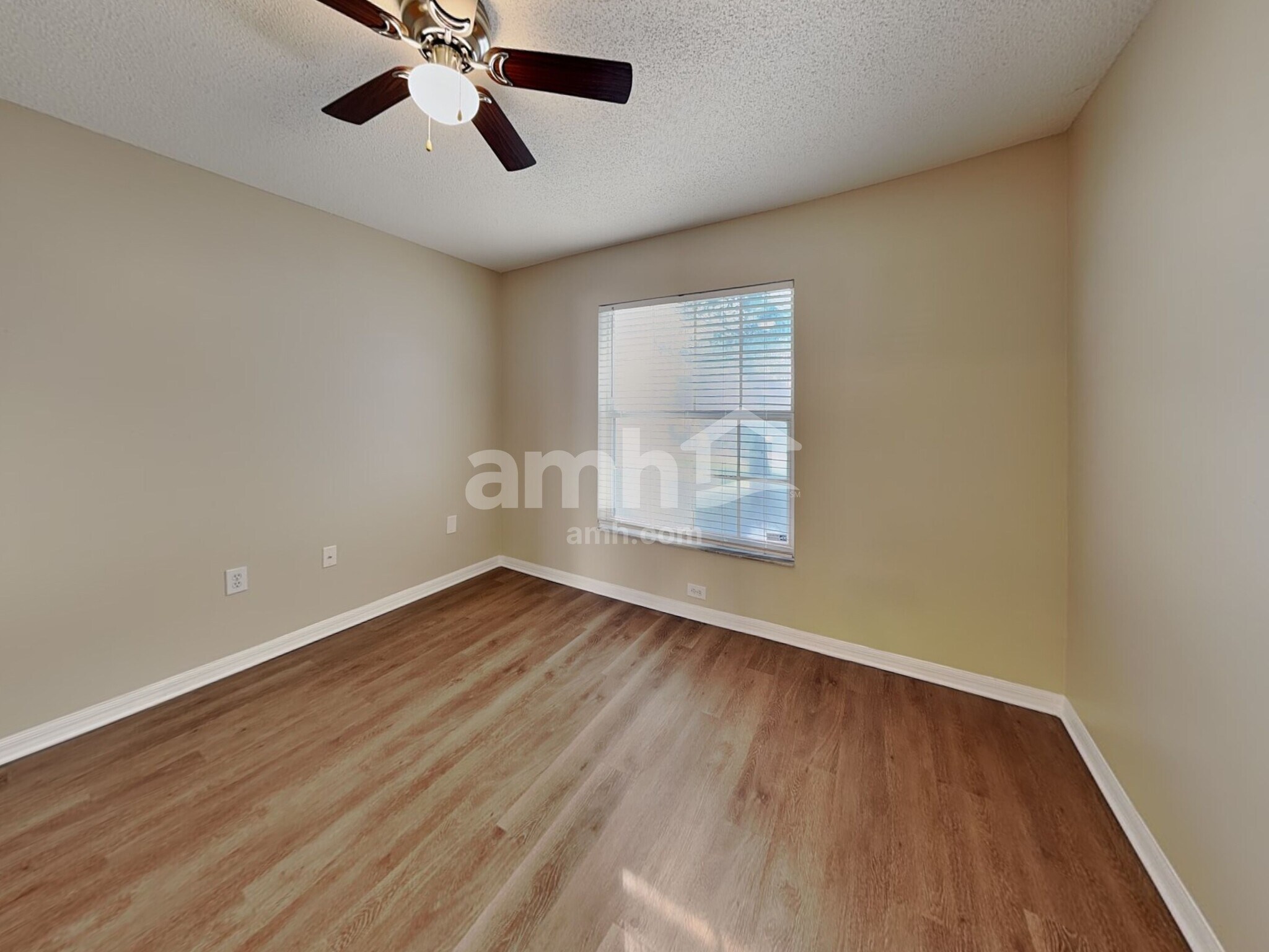 Building Photo - 214 Strada Dr