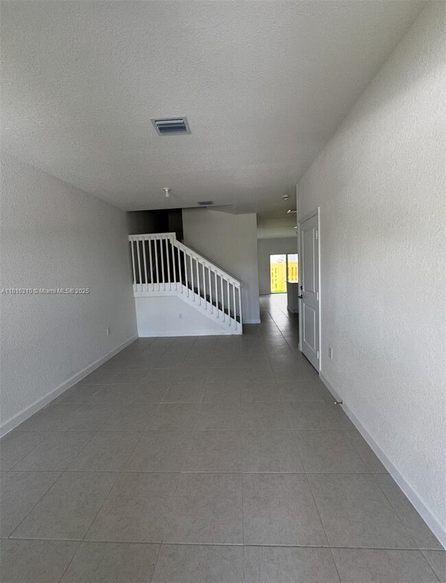 Building Photo - 112 SW 184th Way