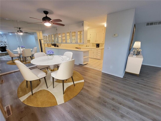 Building Photo - 14321 Fairway Dr