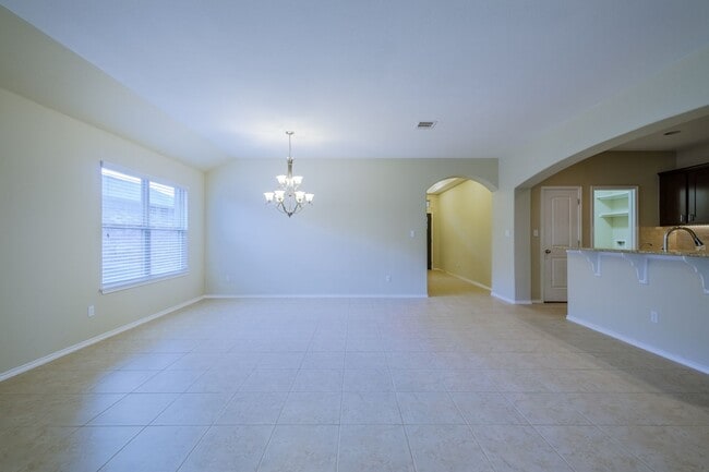 Building Photo - Beautiful & Convenient 3 Bedroom, 2 Bath H...
