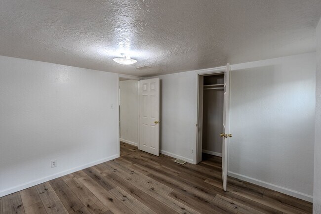 Building Photo - Brown Duplex