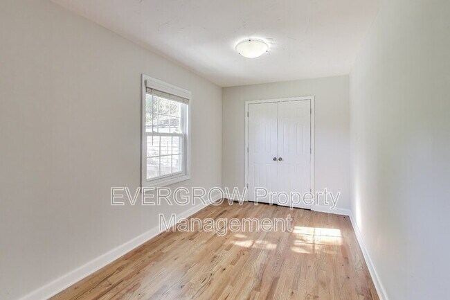 Building Photo - 321 Albany St