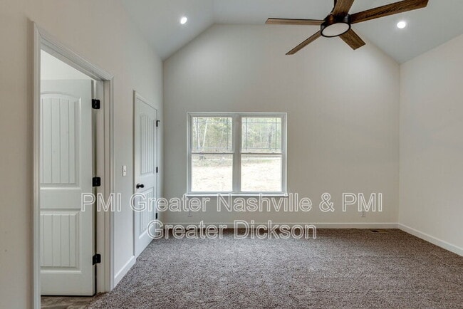 Building Photo - 732 Lucas Rd