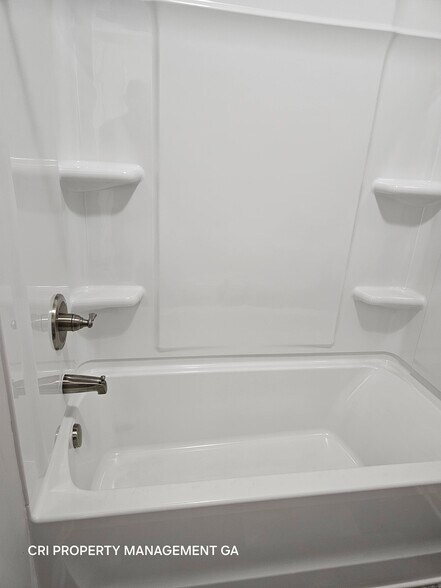 Building Photo - 352 Newshaw Dr