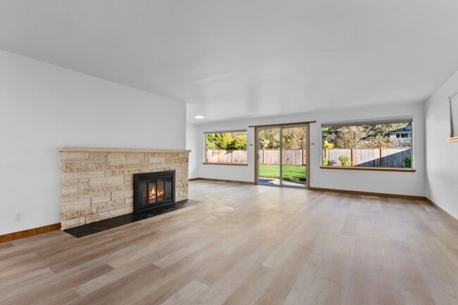 Building Photo - 4Bd/1.75Ba Seattle House