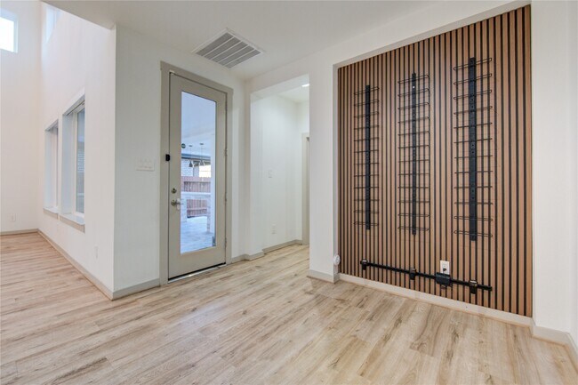 Building Photo - 3223 Cripple Creek Dr