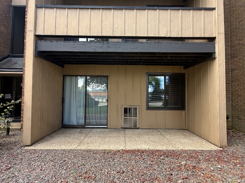 Building Photo - 2408 W Pasmoso Dr
