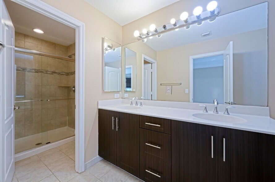 Building Photo - 5813 Monterra Club Dr