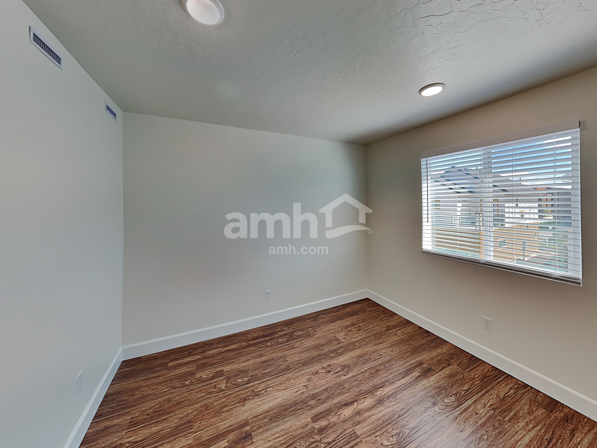 Building Photo - 6689 Mountain Maple Dr