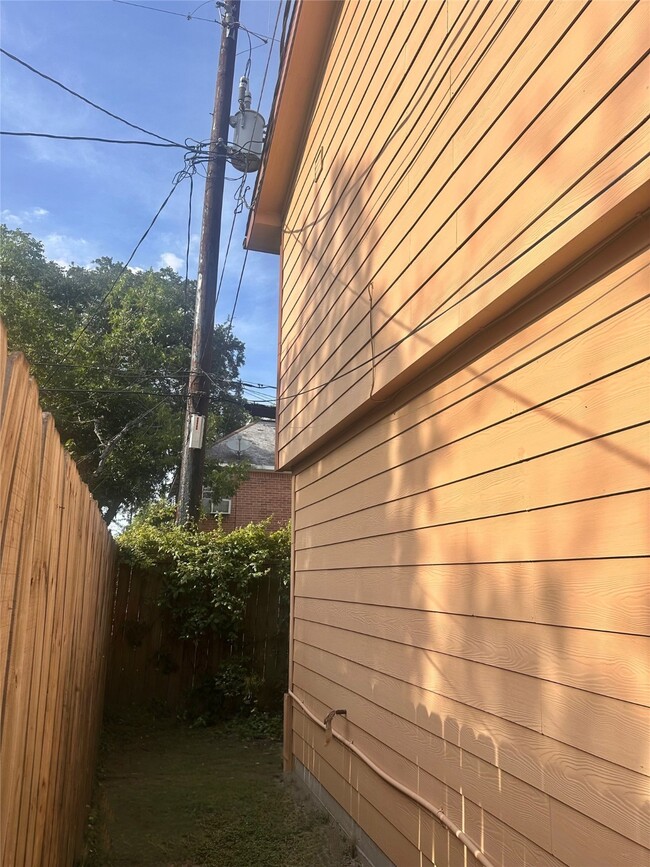 Building Photo - 11130 Hanning Ln