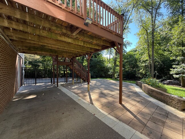 Building Photo - 6714 Amberley Ln