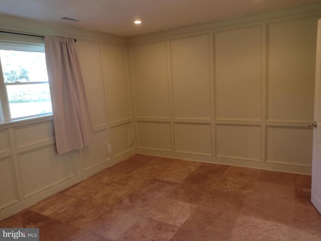 Building Photo - 64 Bogle Dr