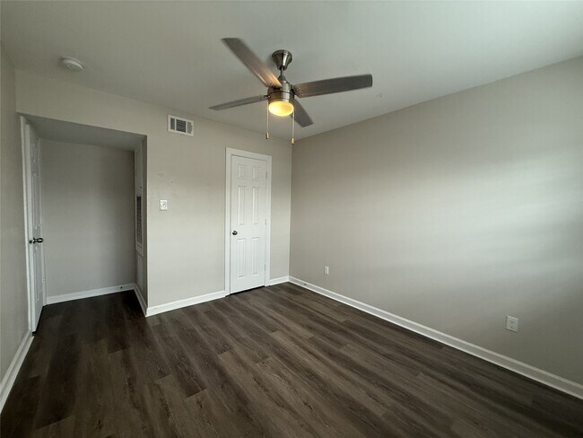 Building Photo - 1824 Thonig Rd