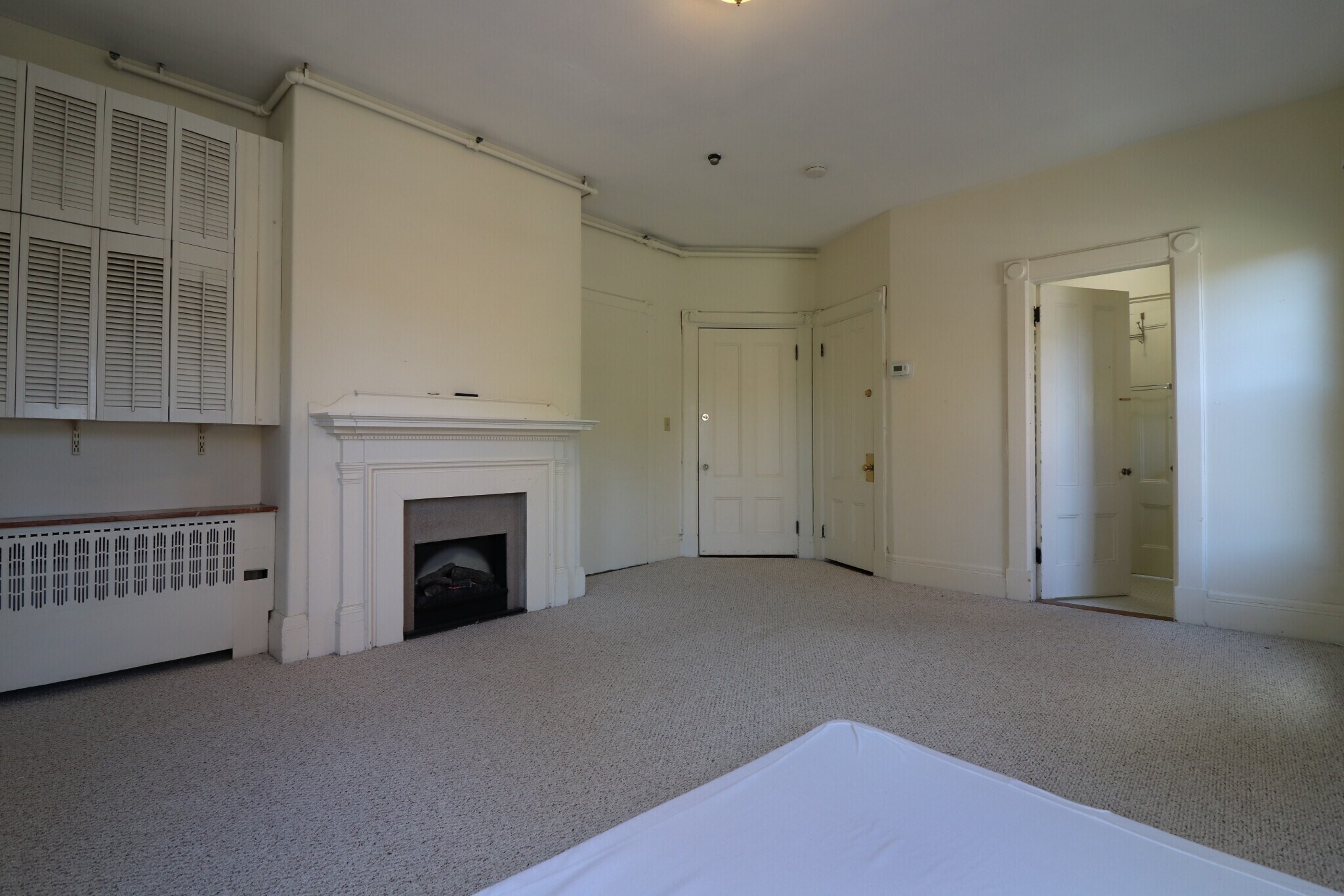 Building Photo - 83 Longwood Ave