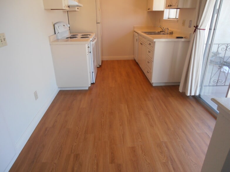 Kithchen - 3140 Neal Ave