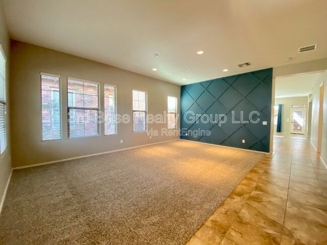 Building Photo - 4442 N Jackson Ct